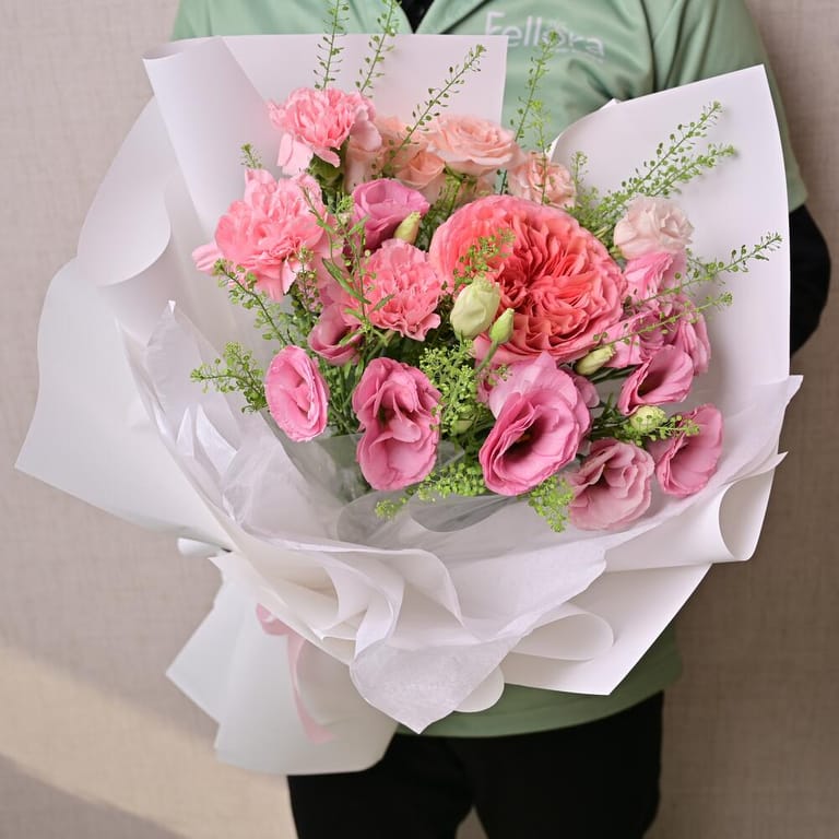 Pink Garden Rose And Lisianthus Luxury Bouquet-A1319 - Image 1