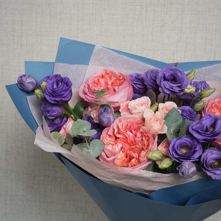 Garden Roses And Purple Lisianthus Luxury Bouquet-A1384 - Image 4