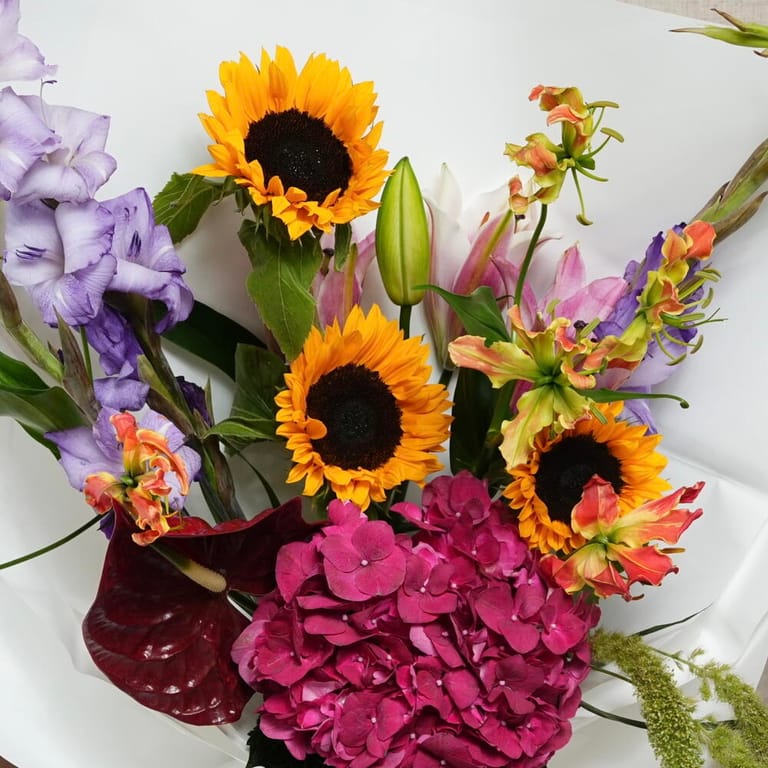 Gladiolus Sunflowers And Pink Hydrangea Mixed Flower-A1388 - Image 2