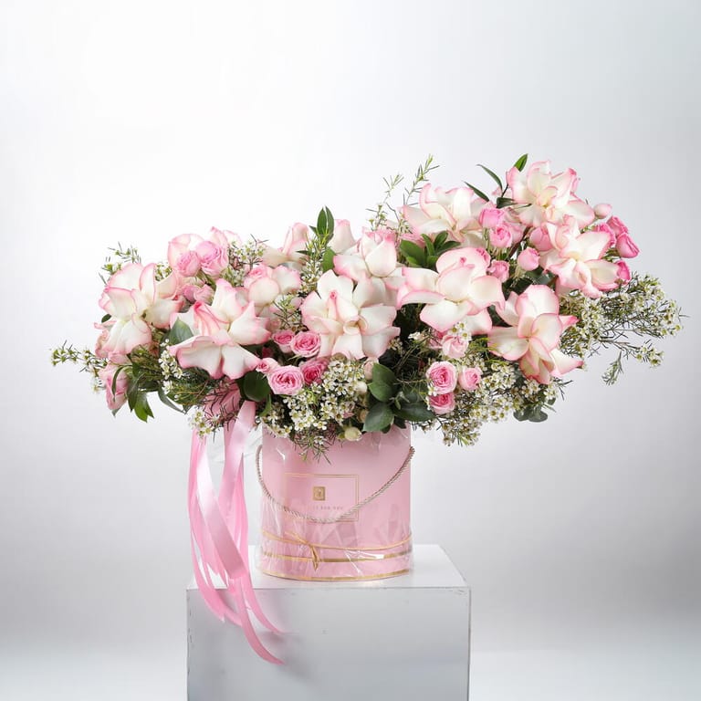 Pink Roses And Spray Roses Luxury Flower Box-A1407 - Image 1