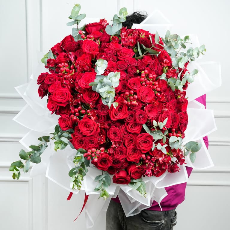 Grand Red Roses Luxury Flower Bouquet-A1672 - Image 4