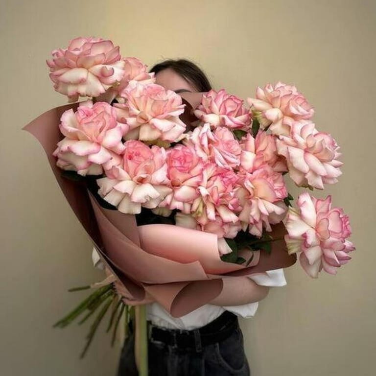 Luxury Pink Rose Flower Bouquet-A1681 - Image 1