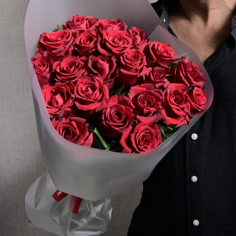 Red Roses Bouquet And Luxury Chocolate Tray-C55 - Image 4