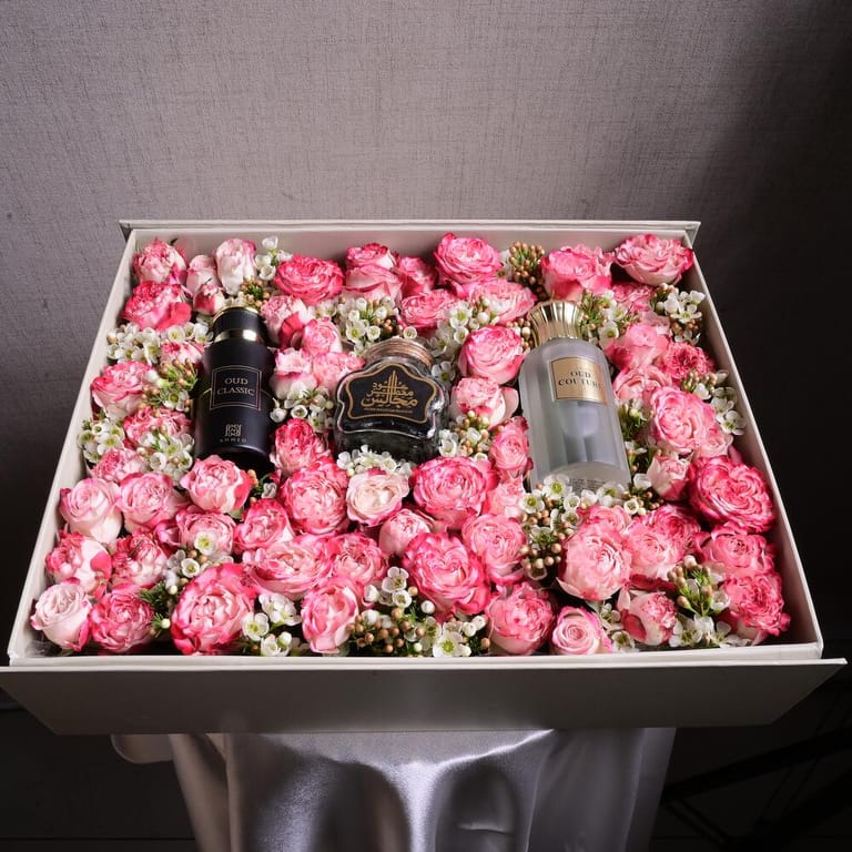 spray Roses Gift Box With Ahmad Al Maghribi Sa adah Perfume-C68 - Image 1