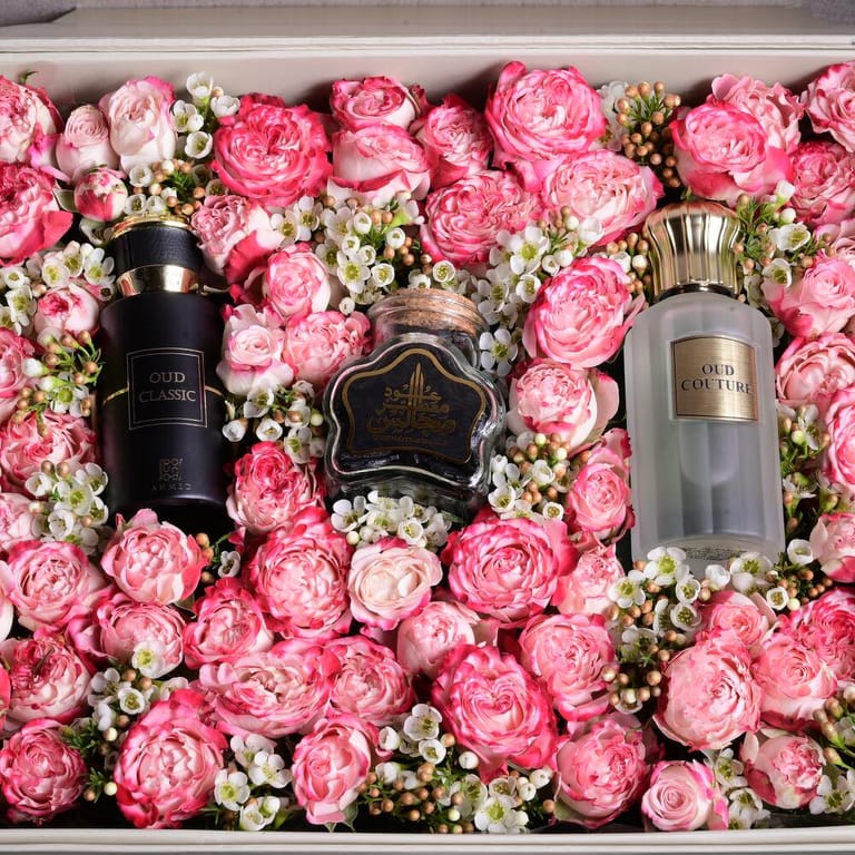 spray Roses Gift Box With Ahmad Al Maghribi Sa adah Perfume-C68 - Image 5