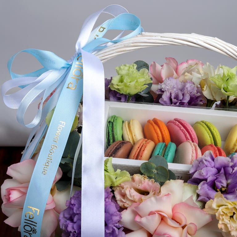 Pink Roses Purple Lisianthus And Assorted Macarons Gift-C89 - Image 3