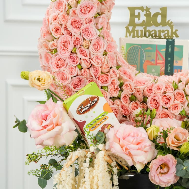 Eid Mubarak Pink Spray Roses And Chocolates Luxury Flower Box-C92 - Image 3
