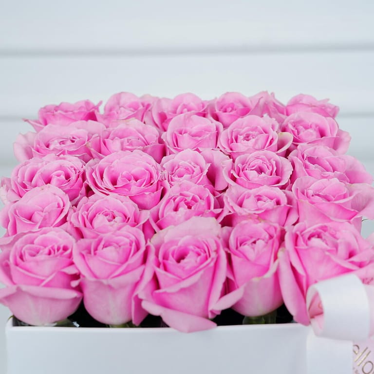 Pink Roses And Chocolates Luxury Gift Box-C98 - Image 4