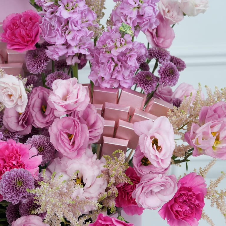 Pink Mixed Flowers And Chocolates Luxury Flower Box-C101 - Image 4