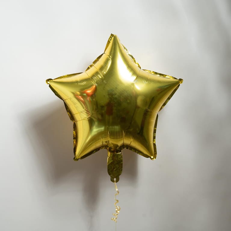 Gold Star Helium Foil Balloon-A924 - Image 1