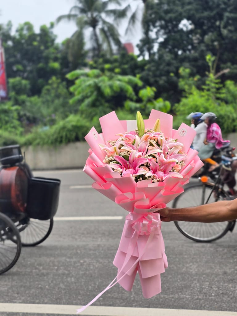 Premium Pink Lily Bouquet - Image 2