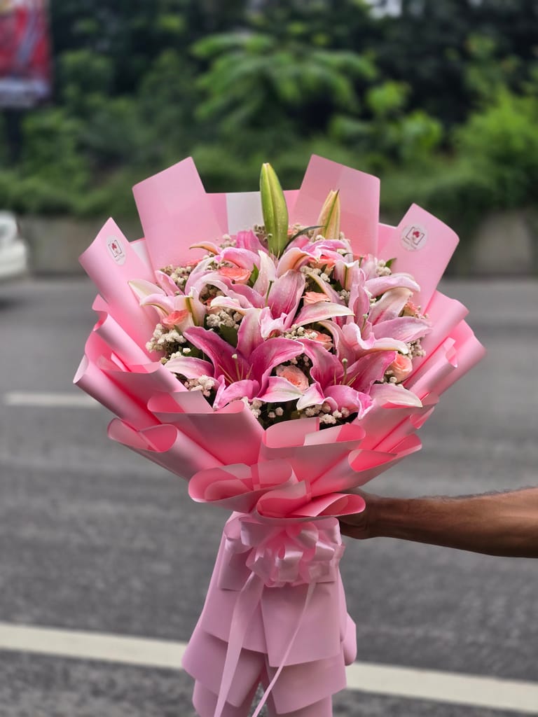 Premium Pink Lily Bouquet - Image 3
