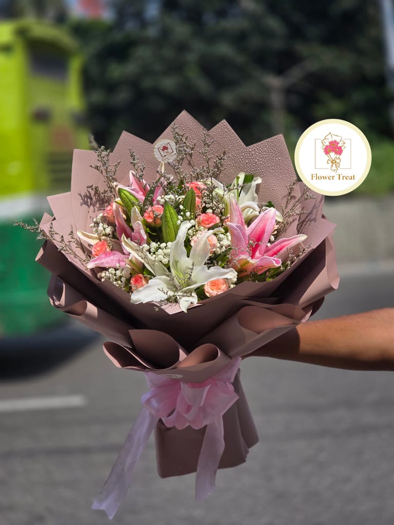 Premium Mixed Lily Bouquet - Image 1