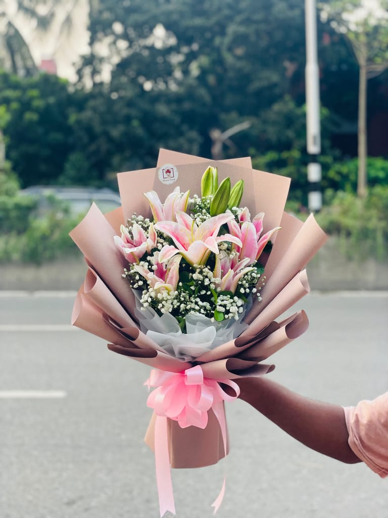 Luxury Big Pink Lily Bouquet - Image 1