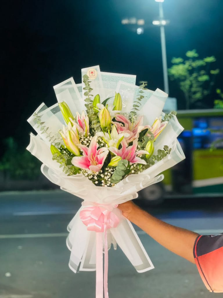 Premium Pink Lily Bouquet - Image 3