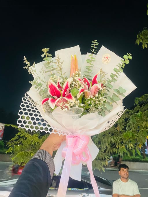 Luxury Red Lily Bouquet
