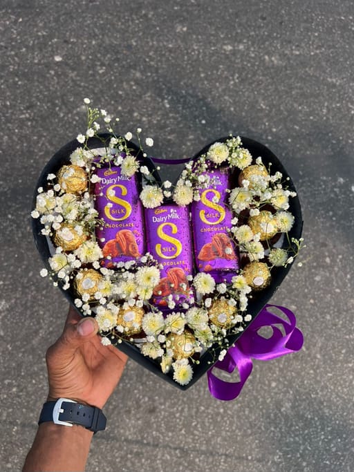 Premium Dairy Milk Chocolate Bouquet 🍫💜