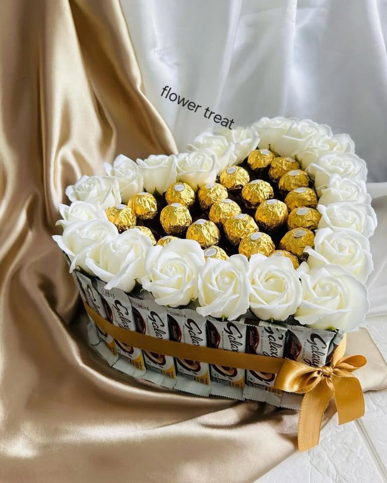 Luxury Ferrero Rocher & White Rose Bouquet 🤍🍫 - Image 1