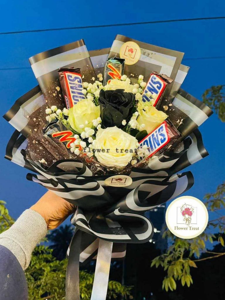 Premium Black Rose & Chocolate Mixed Bouquet 🖤🌹🍫 - Image 3