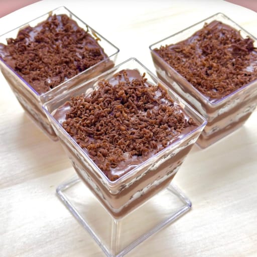 Chocolate cake in a cup 