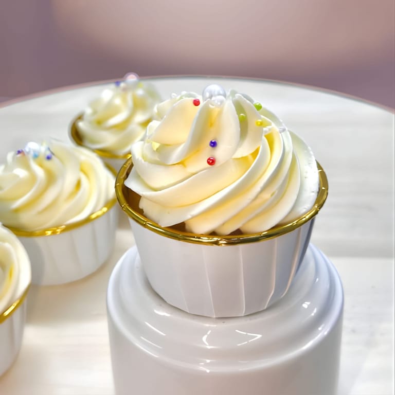 Chocolate cupcake - Image 1
