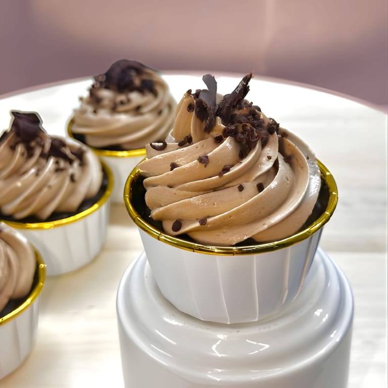 vanilla cupcake - Image 1