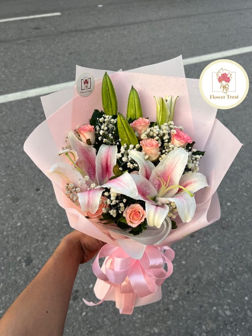 Premium Lily Bouquet 🤍🌸