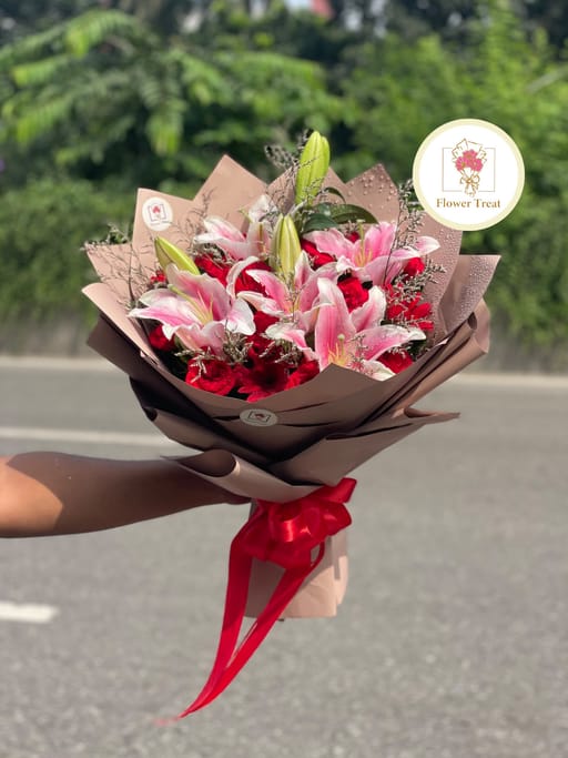 ❤️🌸 Premium Lily & Red Rose Mixed Bouquet 💐