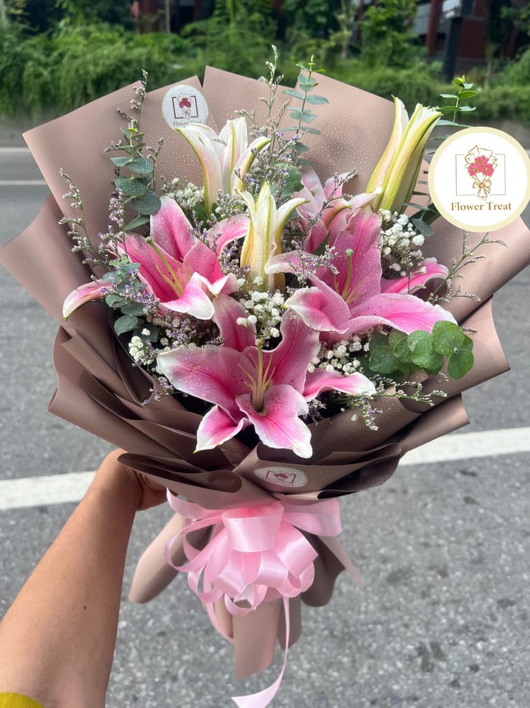 π Premium Deep Pink Lily Bouquet π - Image 3