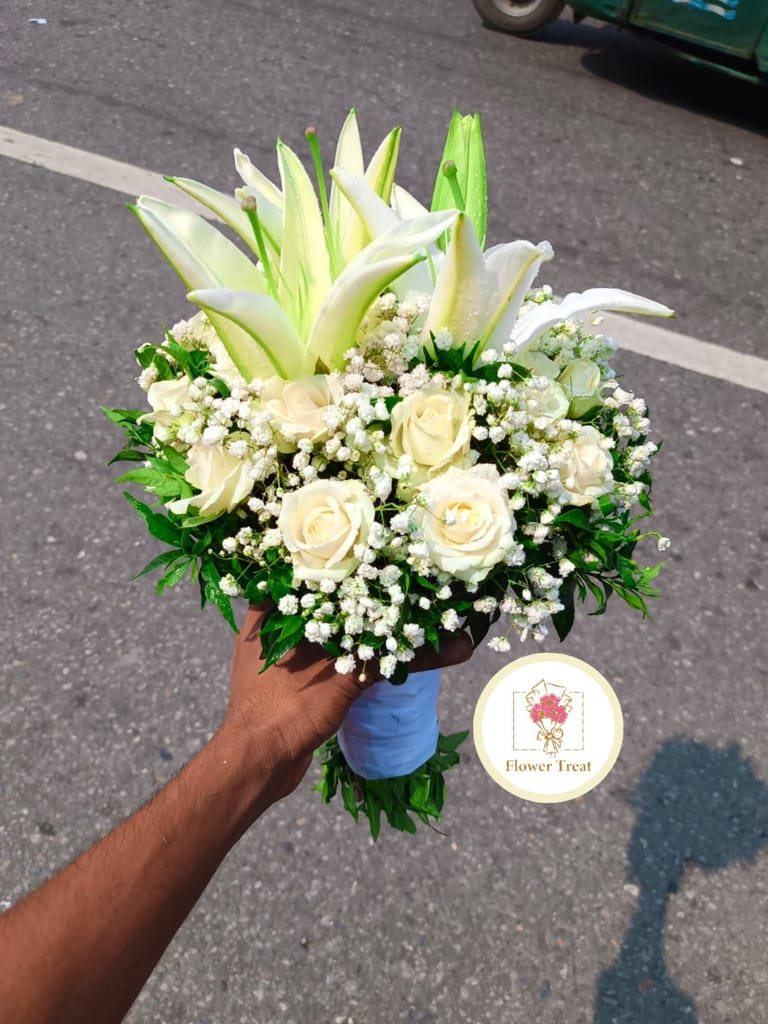 π€ Premium White Lily & Rose Buds Bouquet π - Image 1
