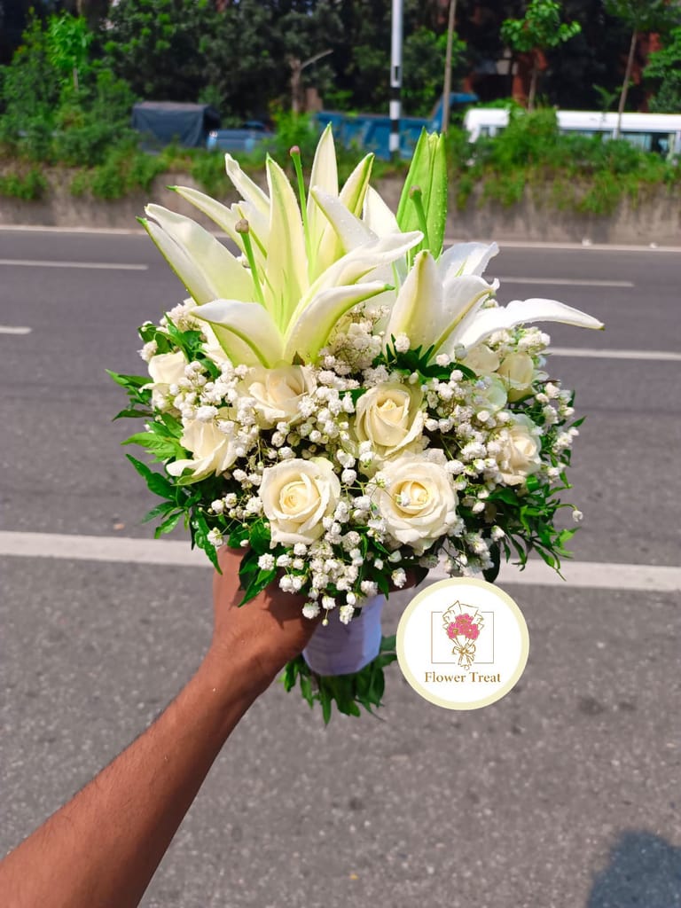 π€ Premium White Lily & Rose Buds Bouquet π - Image 2