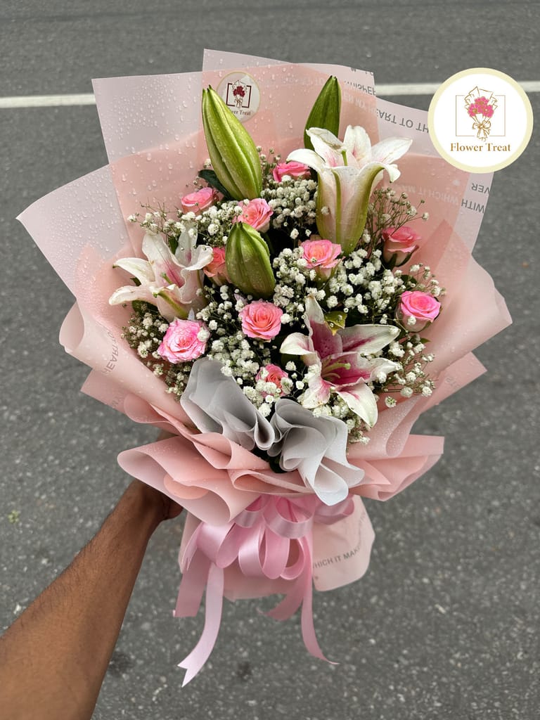 π©· Premium Pink Theme Bouquet π - Image 1