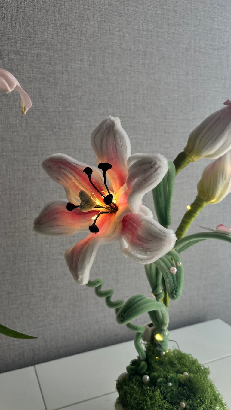 Fairy Lily Lamp - Image 2