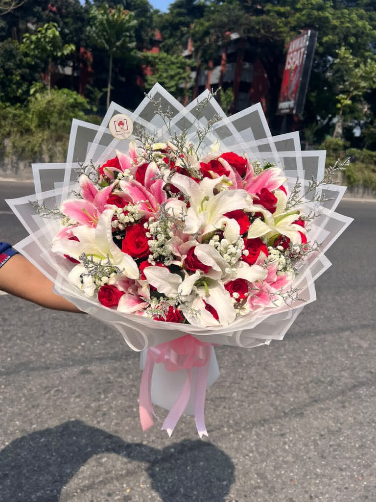 π€π Premium Big Lily Bouquet β Luxury Edition - Image 3