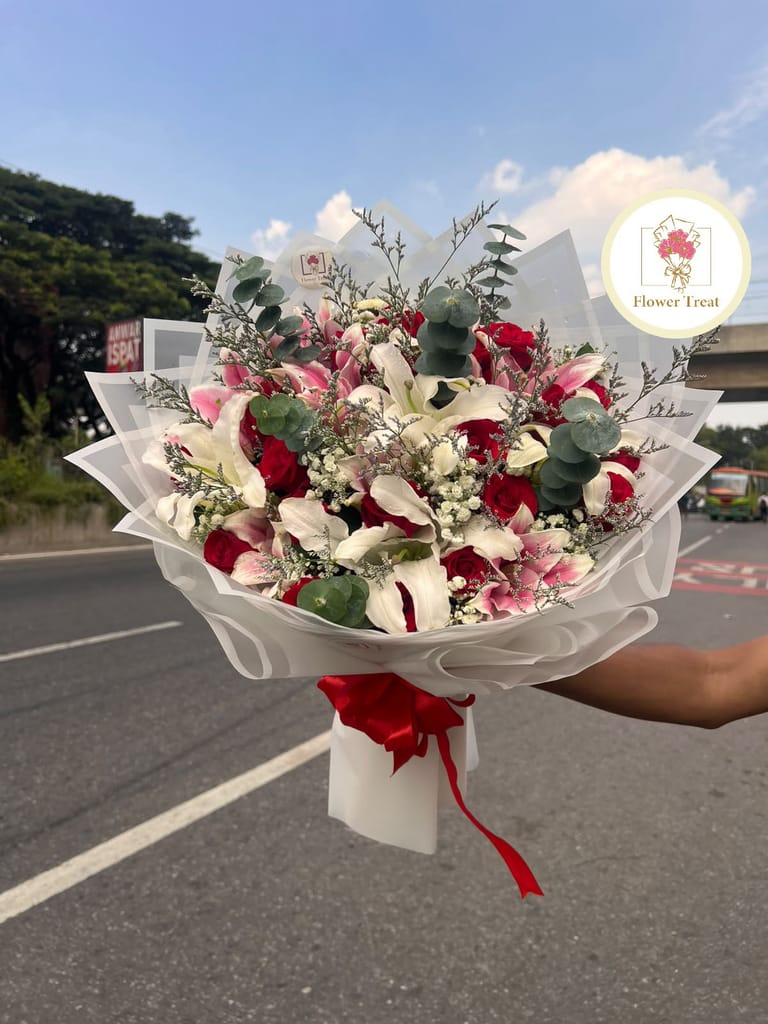 πΈ Premium Lily Bouquet π - Image 2
