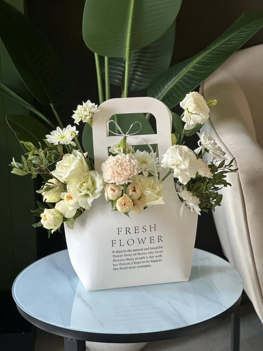 Ivory Garden Fresh Flower Bag