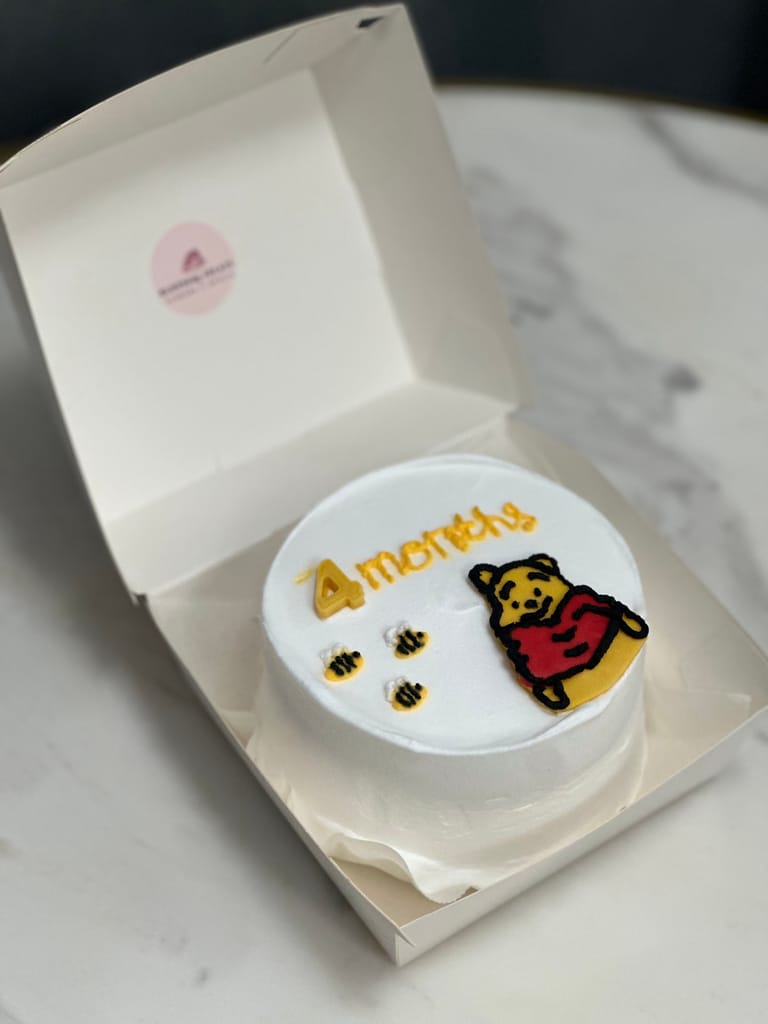 Pooh’s Honey Bear Birthday Cake❤️💛 - Image 1