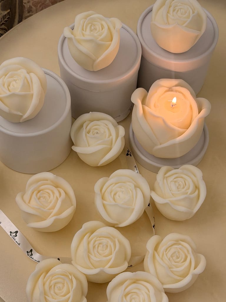 Ros Medium Scented Candle - Image 3