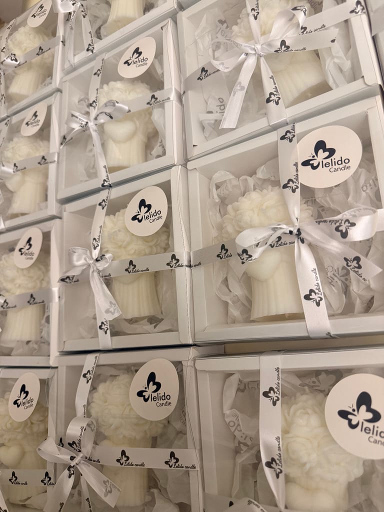Medium Candle Bouquet With Heart - Image 4