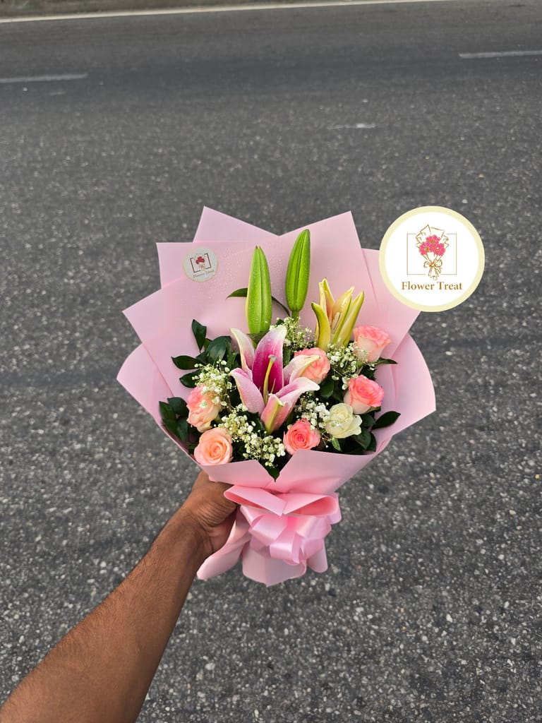 π€β¨ Premium Luxury Lily Bouquet π - Image 2