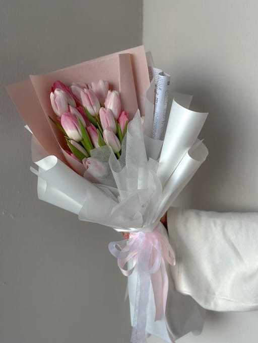 Tulip Grace - Lush Bouquet