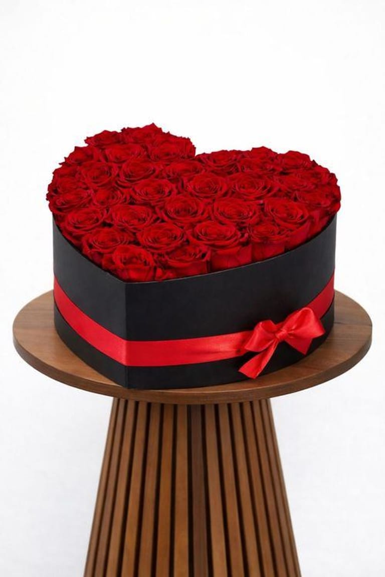 Valentines Day Red Roses Heart Box - Image 1