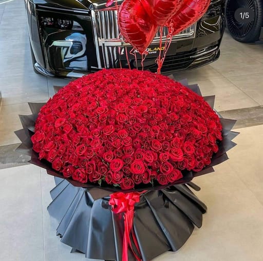 300 Roses