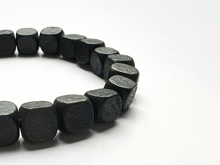 Minimalist plain wooden beads bracelet - Image 2