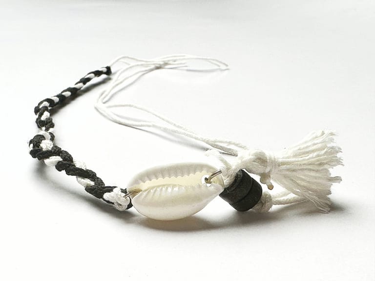 White-black threaded cowrie shell wristband - Image 2