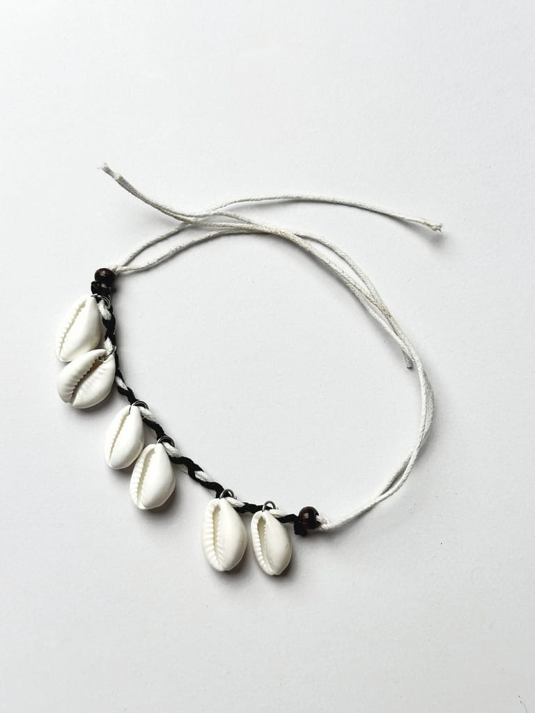 White-black threaded six cowrie shell anklet - Image 1