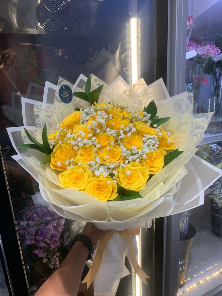 20 YELLOW ROSE BOUQUET - Image 1
