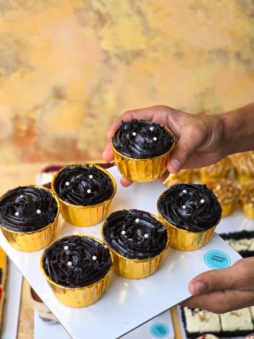 Midnight Dreams w Ganache Cupcake