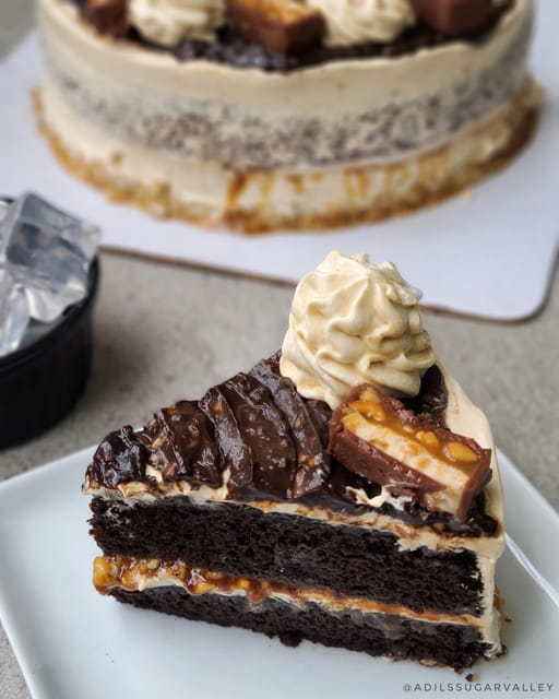 Snickers Caramel Chocolate Cake Slice