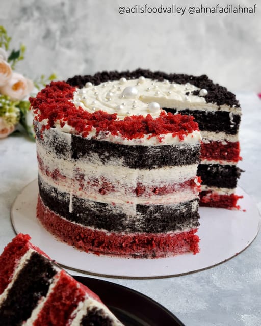 Sunshine of Midnights Cake